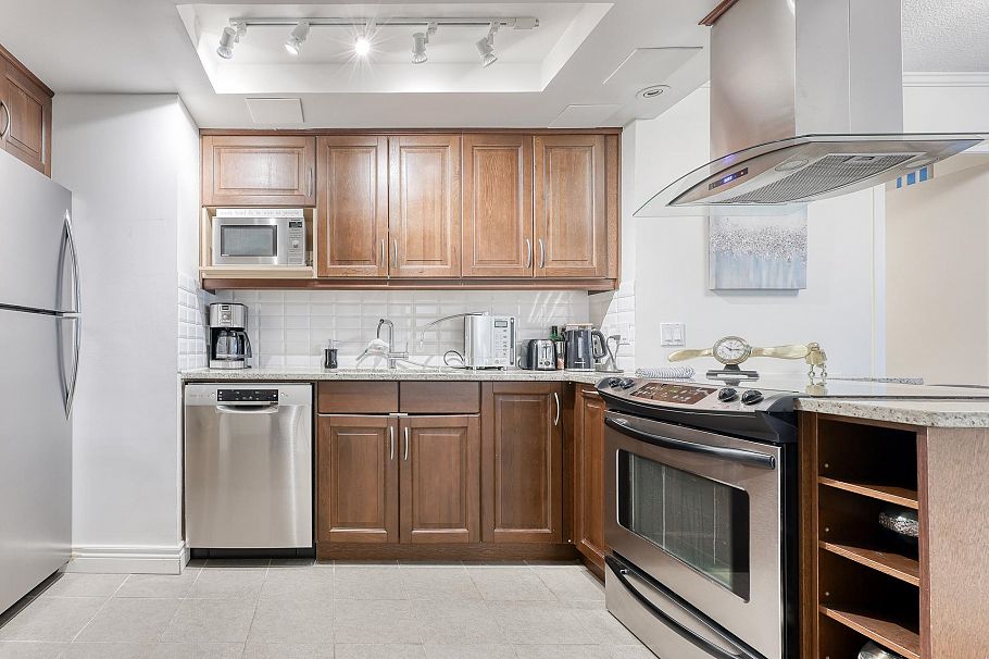 1705 1050 Burrard Street Vancouver, BC - 14