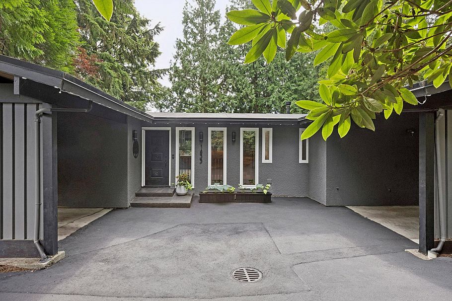 1433 Mcnair Drive North Vancouver, BC - 1