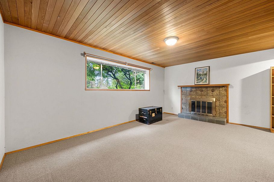 2086 Tompkins Crescent North Vancouver, BC - 19