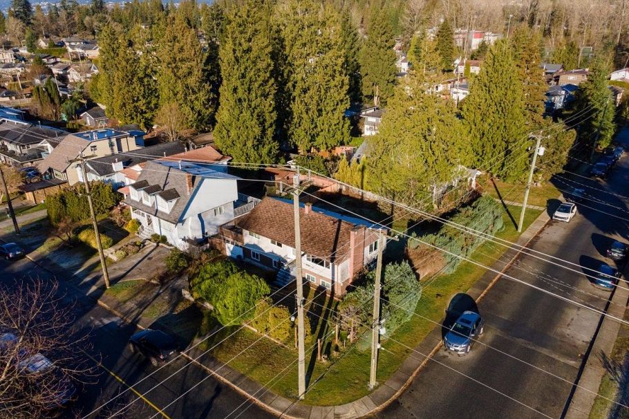 780 E 16th Street North Vancouver, BC - 7