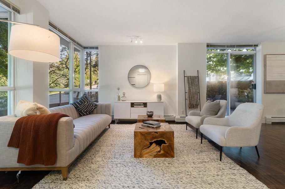 188 Chesterfield Avenue North Vancouver, BC - 1