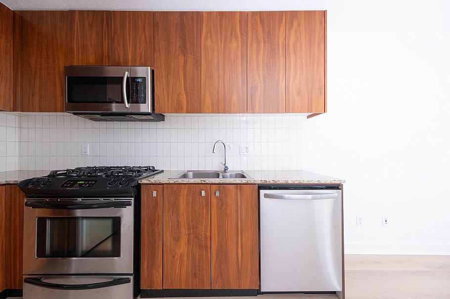 302 1030 W Broadway Street Vancouver, BC - 8