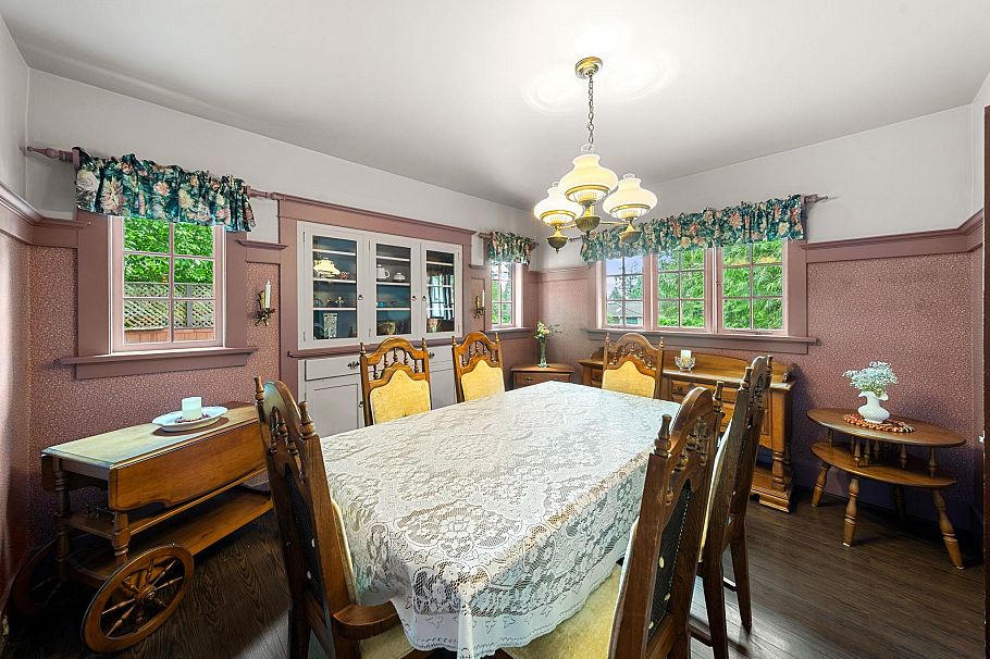 338 E Osborne Road North Vancouver, BC - 21