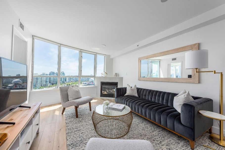 2208 63 Keefer Place Vancouver, BC - 2