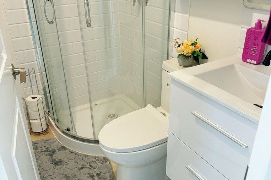 515 W Queens Road North Vancouver, BC - 30