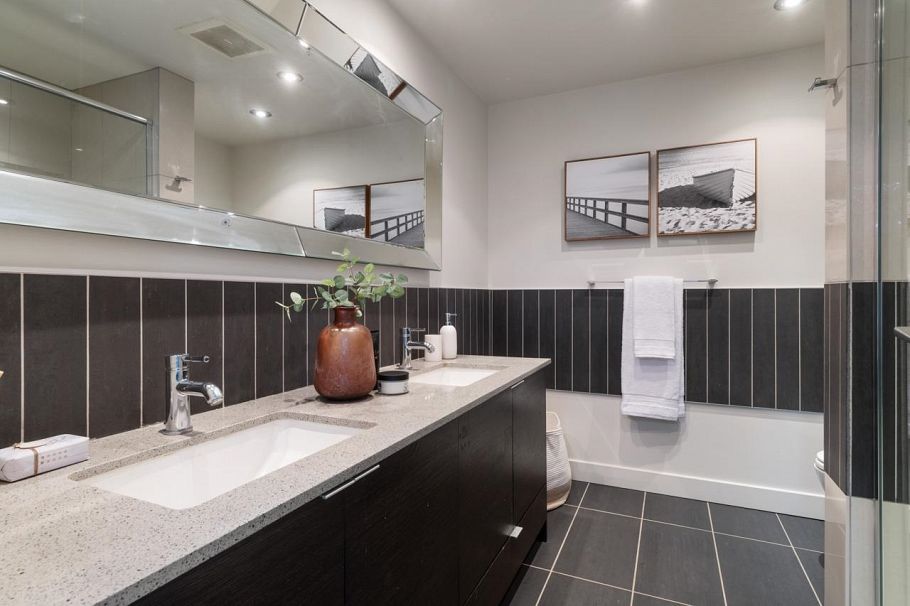 188 Chesterfield Avenue North Vancouver, BC - 23