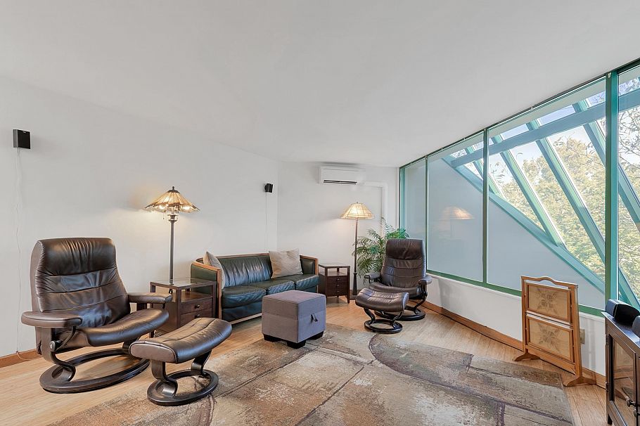 2217 Oak Street Vancouver, BC - 13