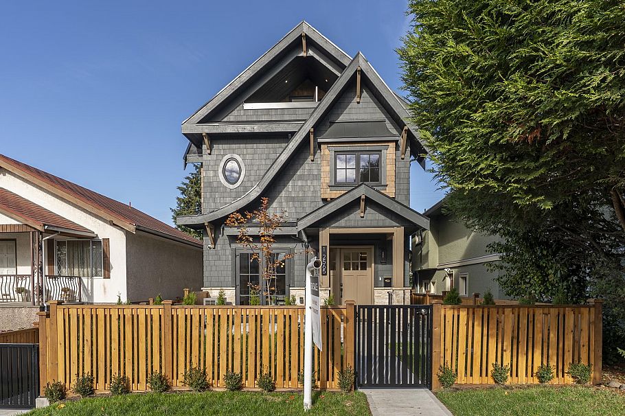 1 2565 Dundas Street Vancouver, BC - 29