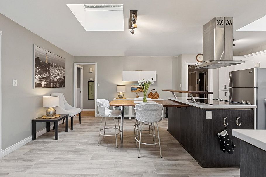 1433 Mcnair Drive North Vancouver, BC - 14