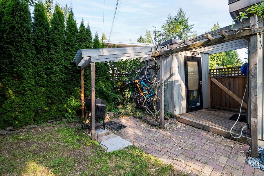 3680 Edgemont Boulevard North Vancouver, BC - 28