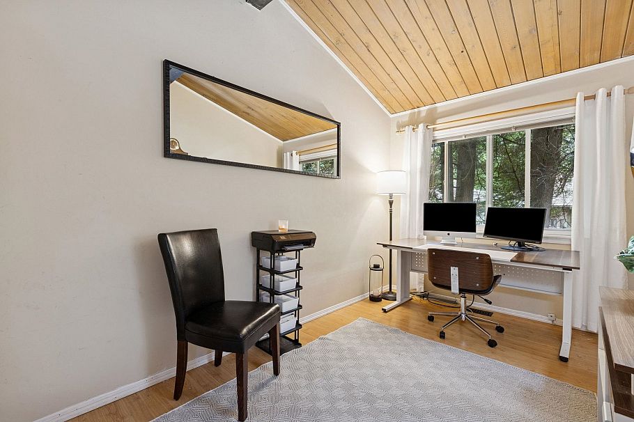 1433 Mcnair Drive North Vancouver, BC - 28