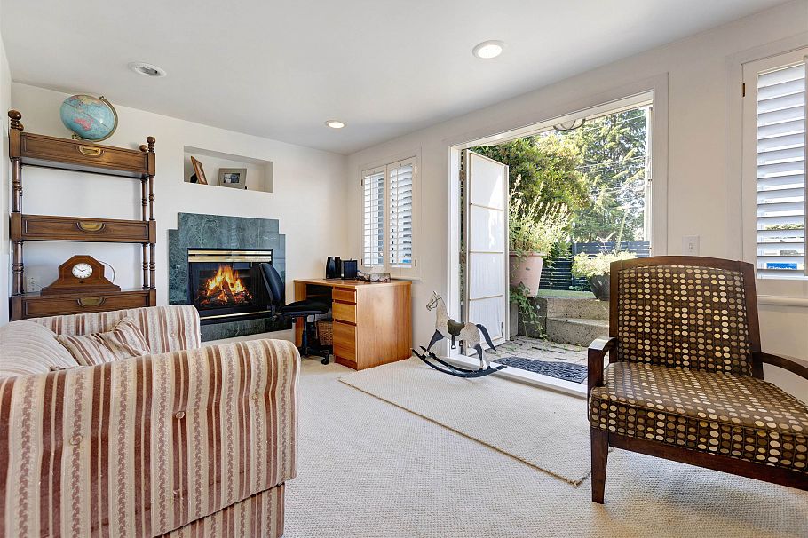 670 Montroyal Boulevard North Vancouver, BC - 20