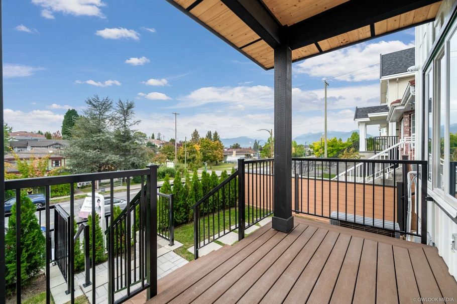 1 2124 Renfrew Street Vancouver, BC - 8