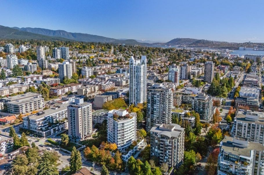 188 Chesterfield Avenue North Vancouver, BC - 35