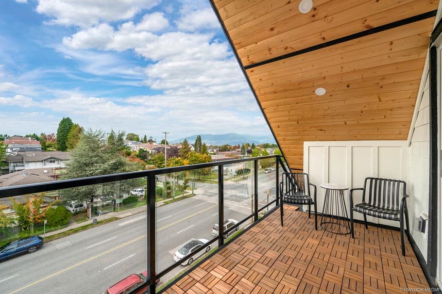 1 2124 Renfrew Street Vancouver, BC - 12