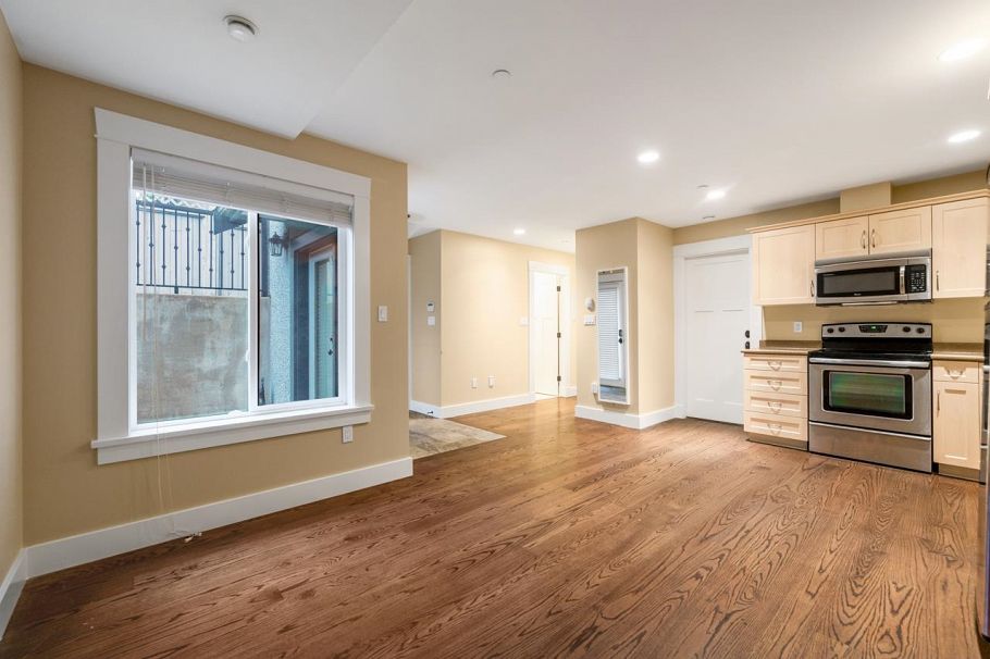 2031 W 45th Avenue Vancouver, BC - 20