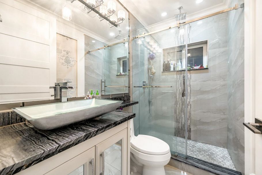 1176 E 60th Avenue Vancouver, BC - 10