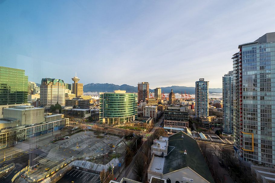 2301 161 W Georgia Street Vancouver, BC - 12
