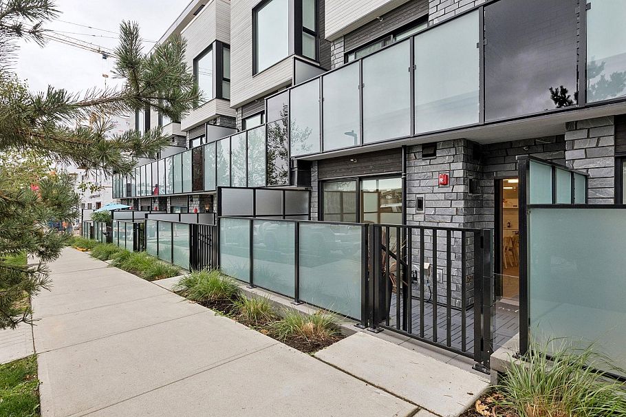 112 650 E 2nd Street North Vancouver, BC - 33