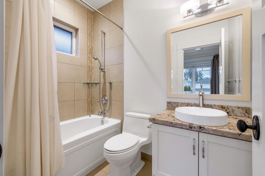 2031 W 45th Avenue Vancouver, BC - 17