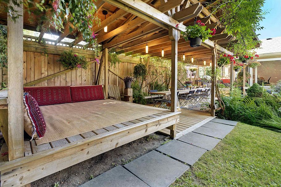 670 Montroyal Boulevard North Vancouver, BC - 31