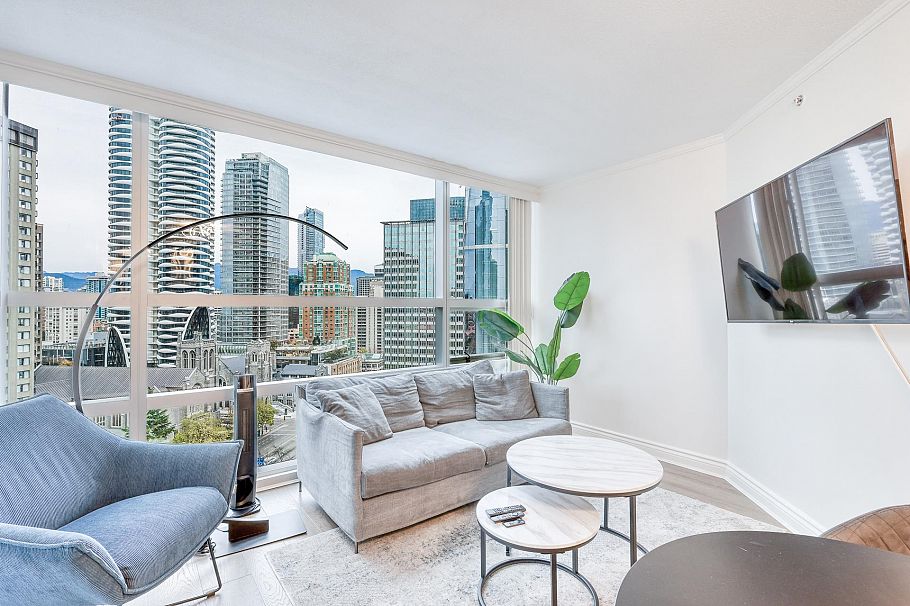 1705 1050 Burrard Street Vancouver, BC - 11