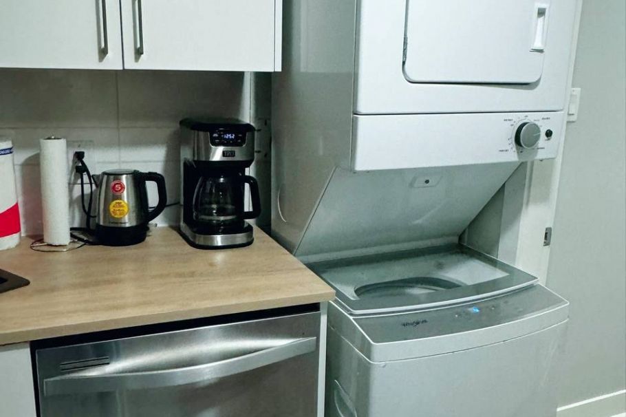 515 W Queens Road North Vancouver, BC - 29