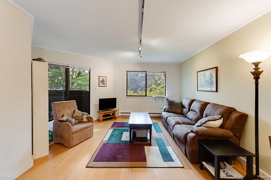 302 1633 W 11th Avenue Vancouver, BC - 2