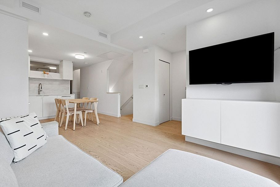 112 650 E 2nd Street North Vancouver, BC - 12