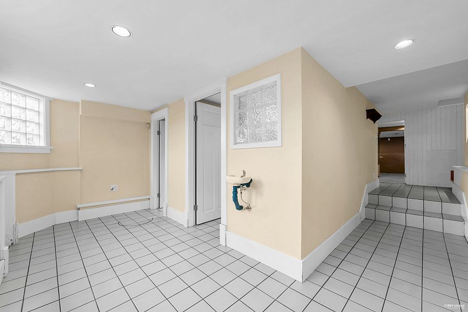 7708 Heather Street Vancouver, BC - 30