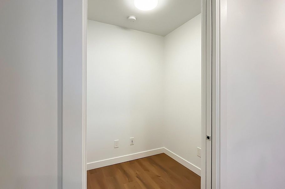 2006 2181 Madison Avenue Burnaby, BC - 8