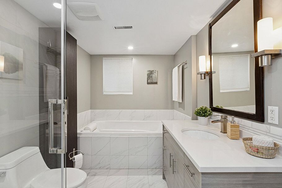 1433 Mcnair Drive North Vancouver, BC - 21