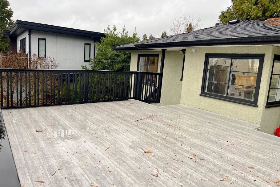 515 W Queens Road North Vancouver, BC - 14