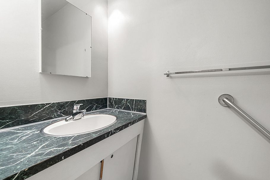 2086 Tompkins Crescent North Vancouver, BC - 16