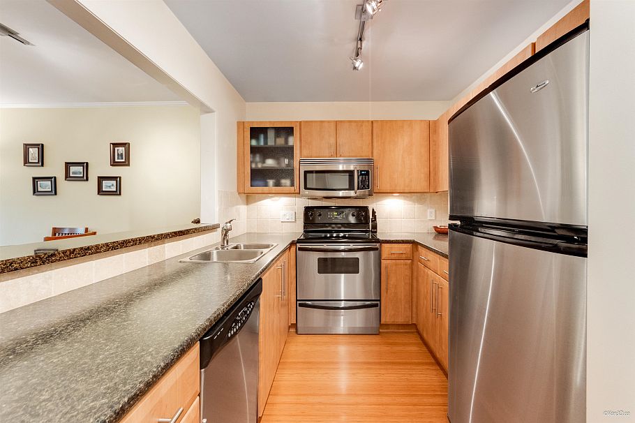 302 1633 W 11th Avenue Vancouver, BC - 8