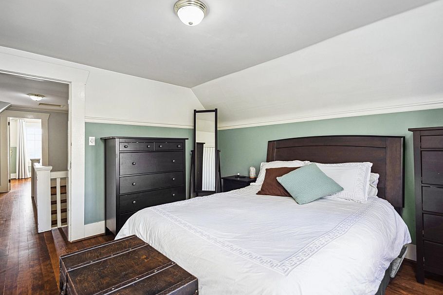 341 W 22nd Street North Vancouver, BC - 22