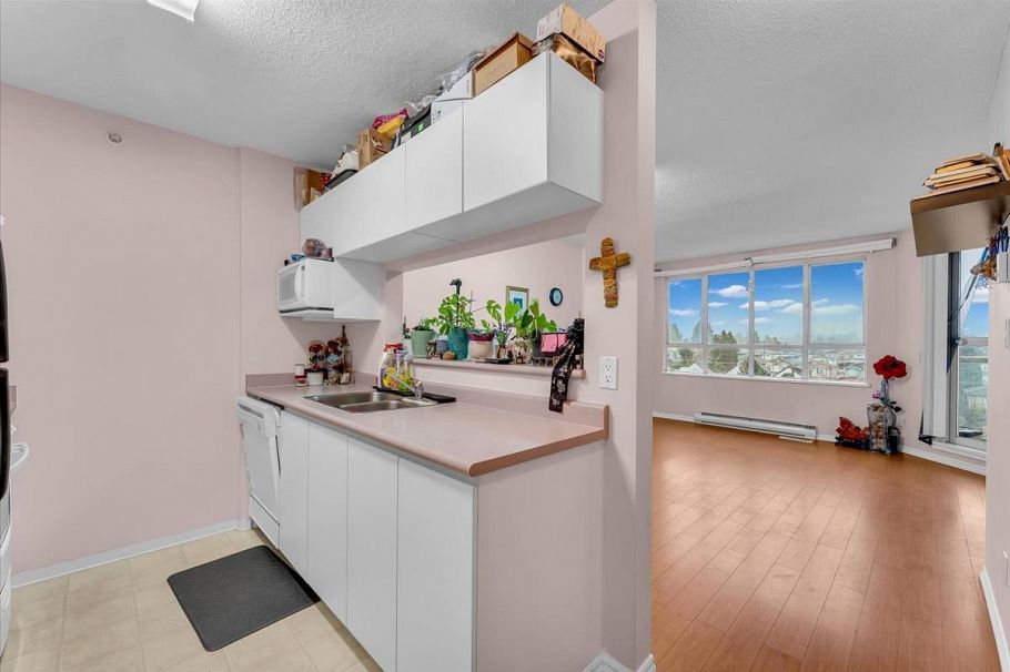 910 3489 Ascot Place Vancouver, BC - 10