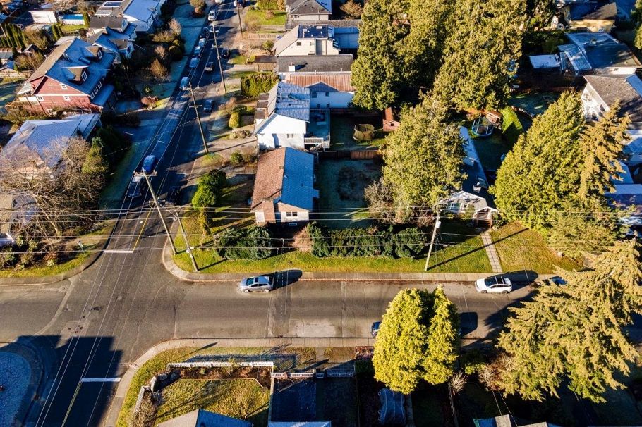 780 E 16th Street North Vancouver, BC - 2