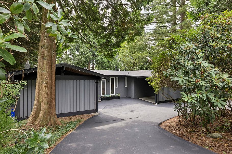 1433 Mcnair Drive North Vancouver, BC - 38