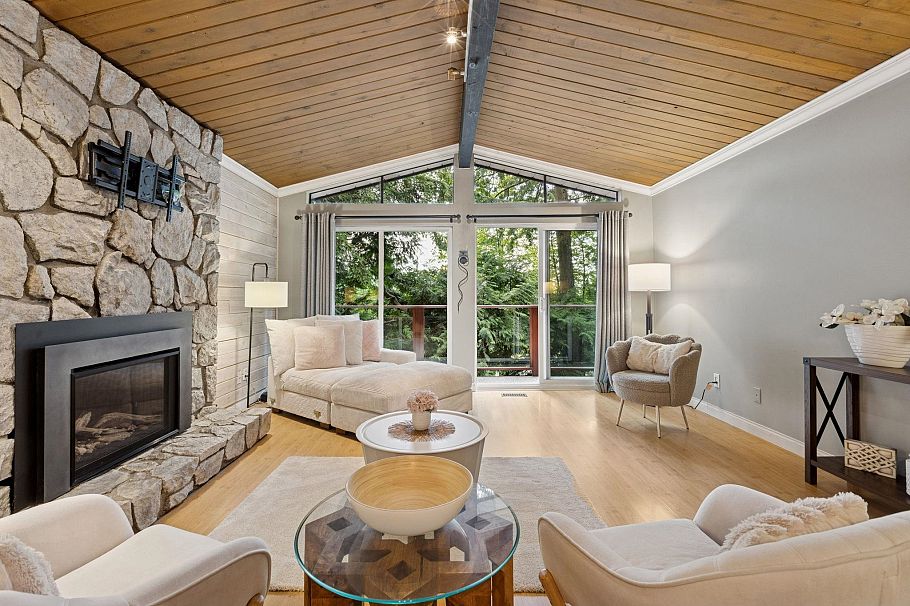 1433 Mcnair Drive North Vancouver, BC - 4