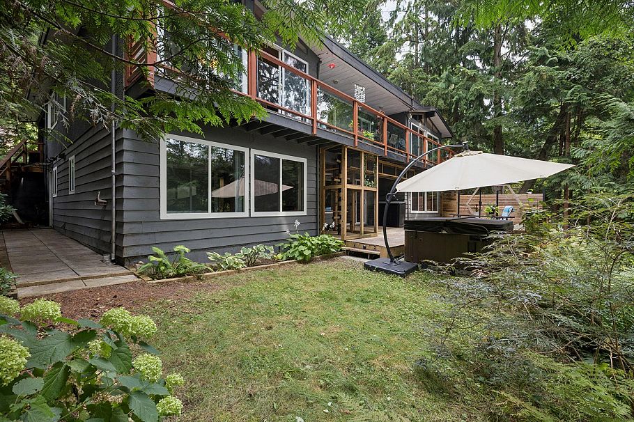 1433 Mcnair Drive North Vancouver, BC - 36