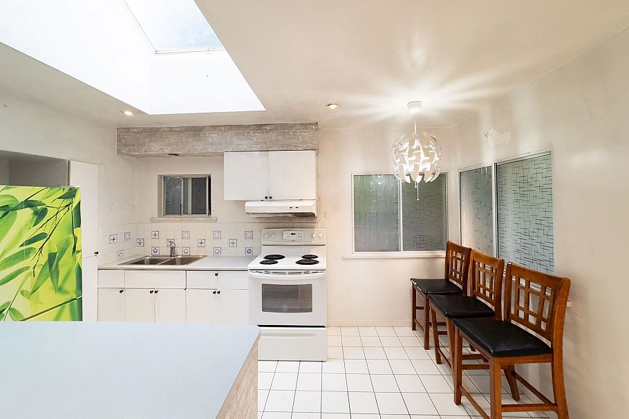 8236 Haig Street Vancouver, BC - 3