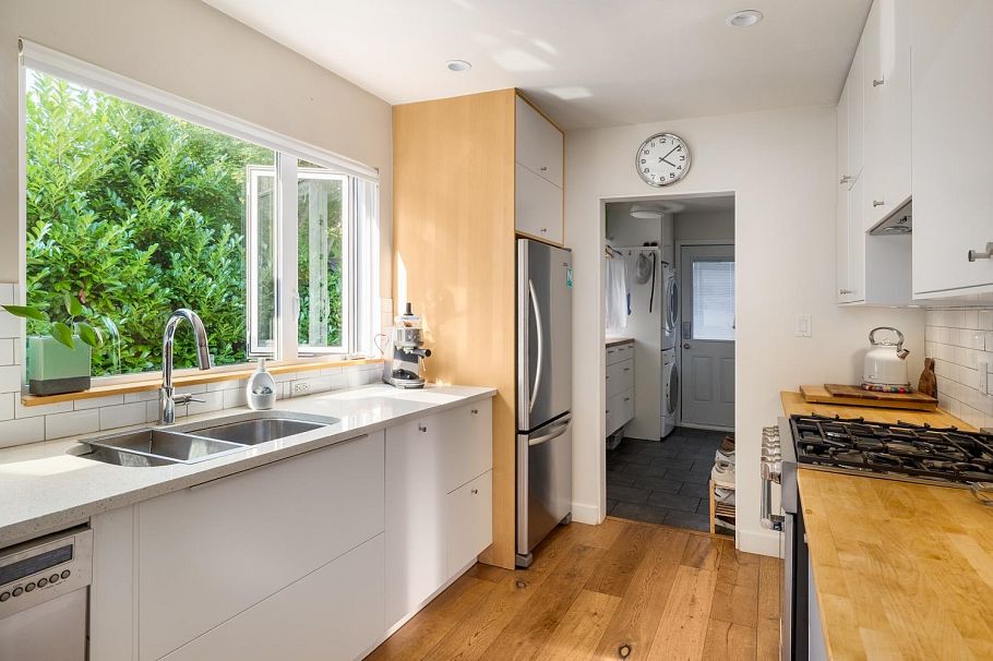 3680 Edgemont Boulevard North Vancouver, BC - 10