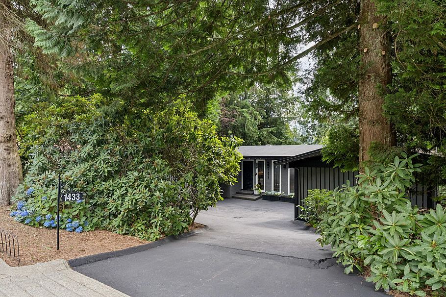 1433 Mcnair Drive North Vancouver, BC - 39