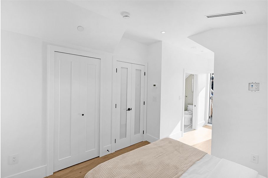 1 2565 Dundas Street Vancouver, BC - 24