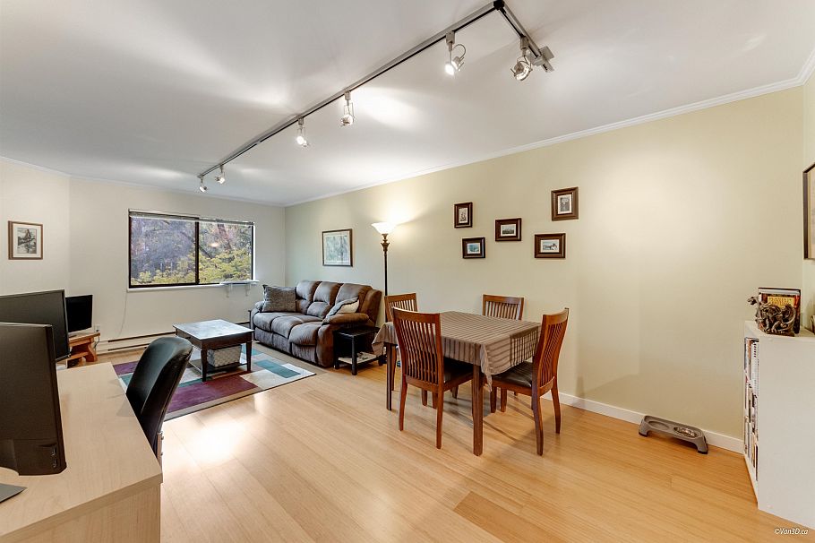 302 1633 W 11th Avenue Vancouver, BC - 1