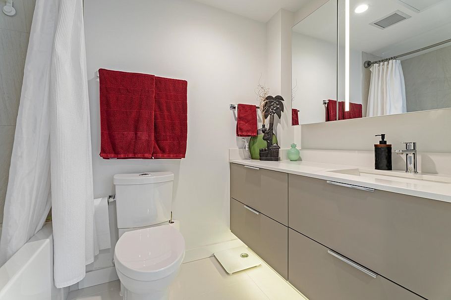 1004 1401 Hunter Street North Vancouver, BC - 14