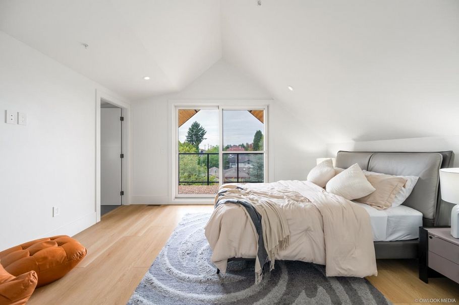 1 2124 Renfrew Street Vancouver, BC - 9