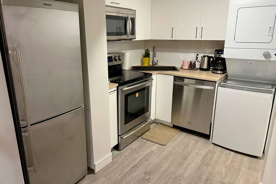 515 W Queens Road North Vancouver, BC - 26