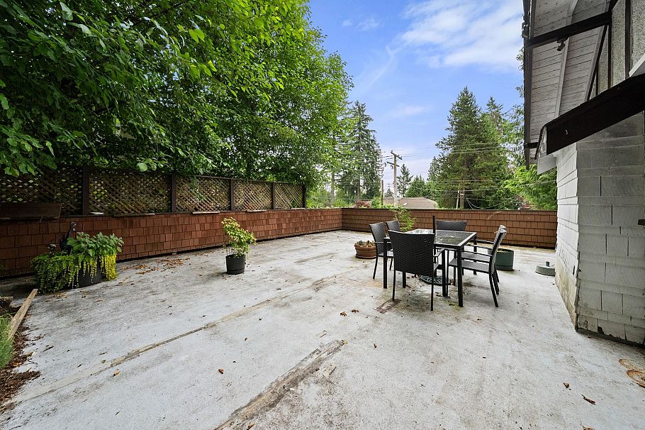 338 E Osborne Road North Vancouver, BC - 14